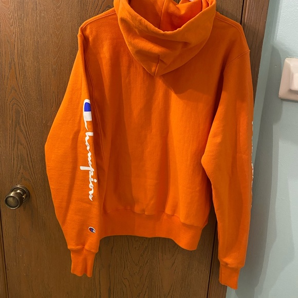 Champion x Wheaties Hoodie. Like new condition. - Picture 3 of 6